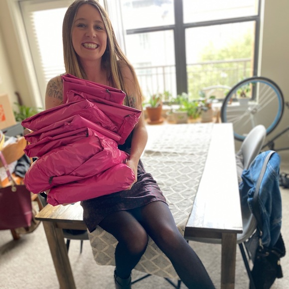 🖤Meet that posh gal 🖤 - Picture 5 of 5